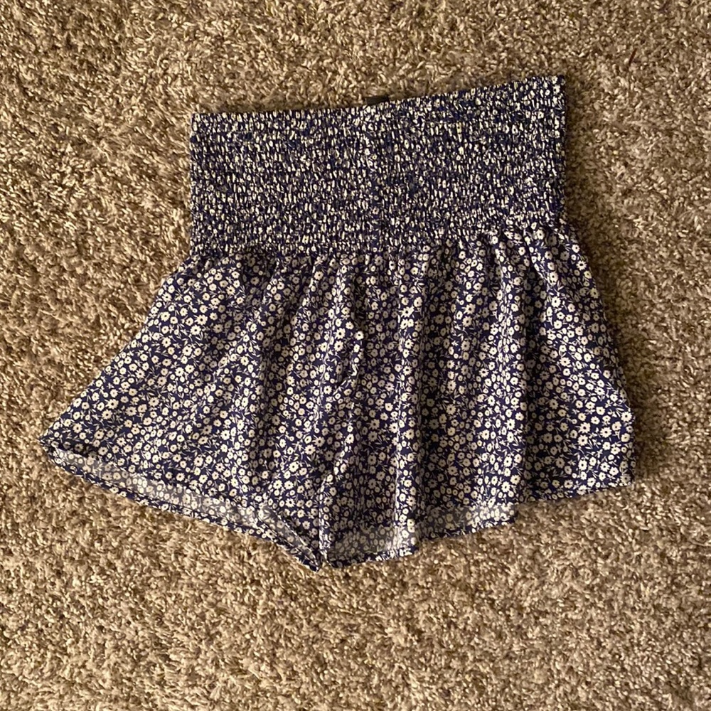 A size small blue with white flowers skort